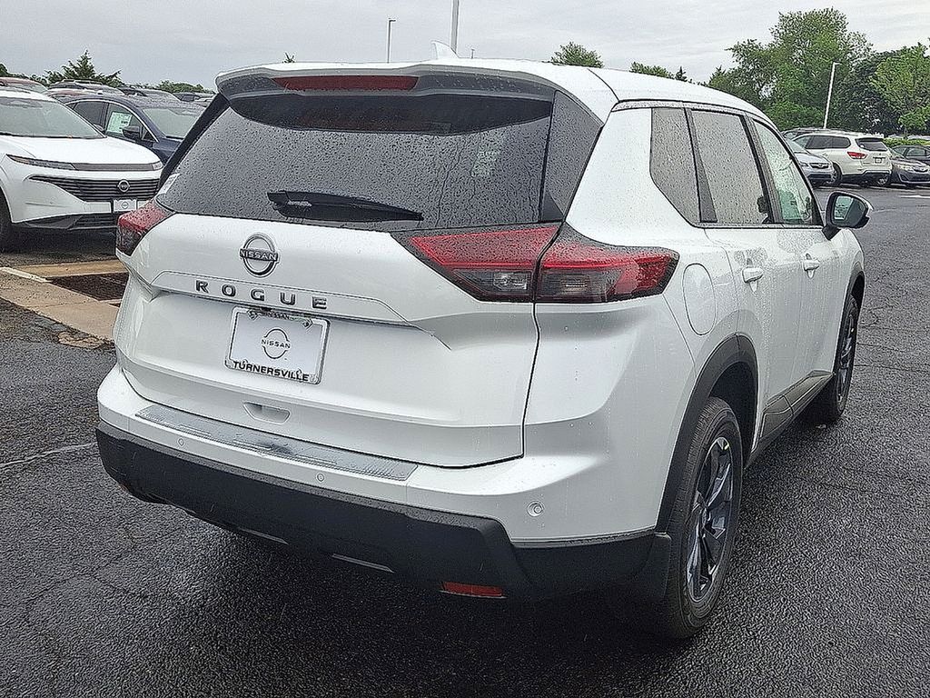 Thumbnail: 2025 Nissan Rogue - 4