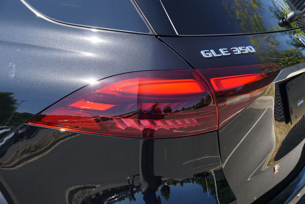 Thumbnail: 2026 Mercedes-Benz GLE - 14
