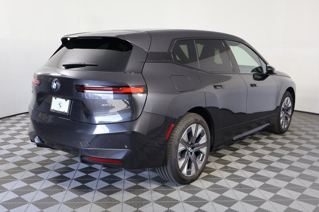 Thumbnail: 2026 BMW iX - 2