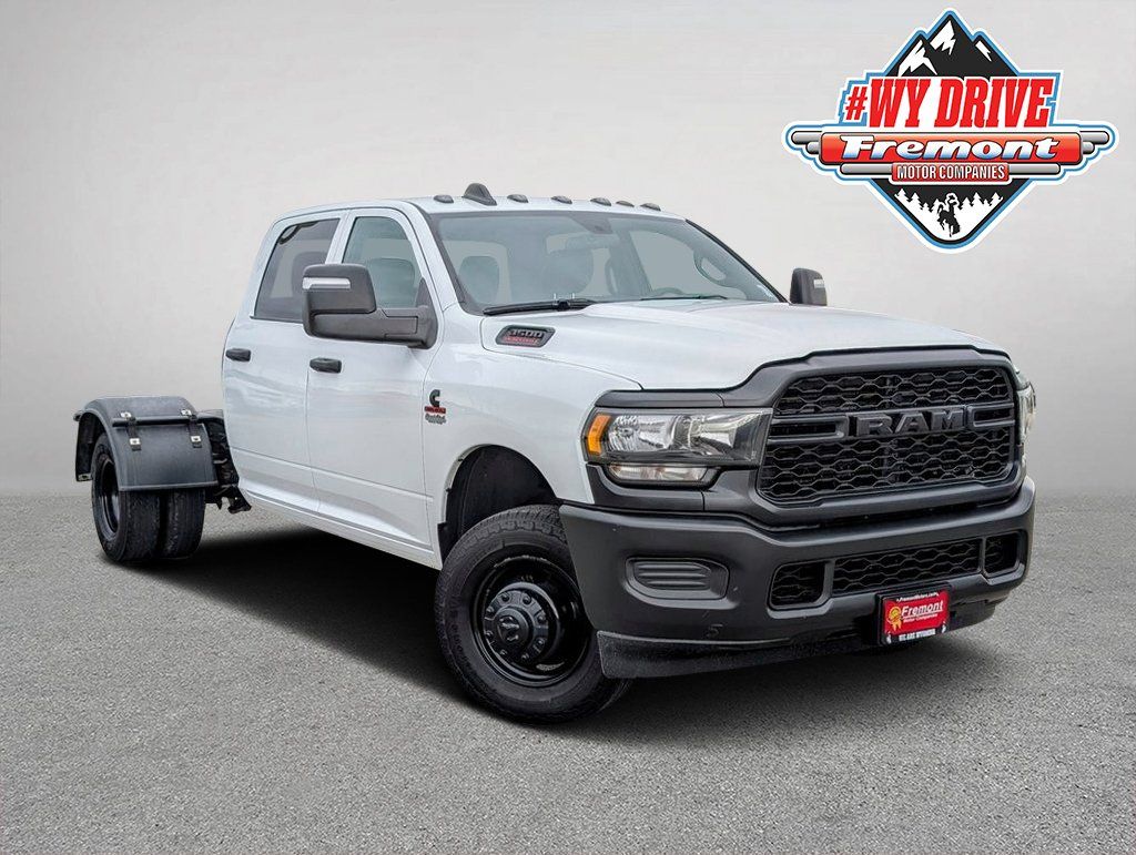 Bright White Clearcoat 2024 RAM 3500 Chassis Pickup Truck Four-Wheel Drive 6-Speed Automatic