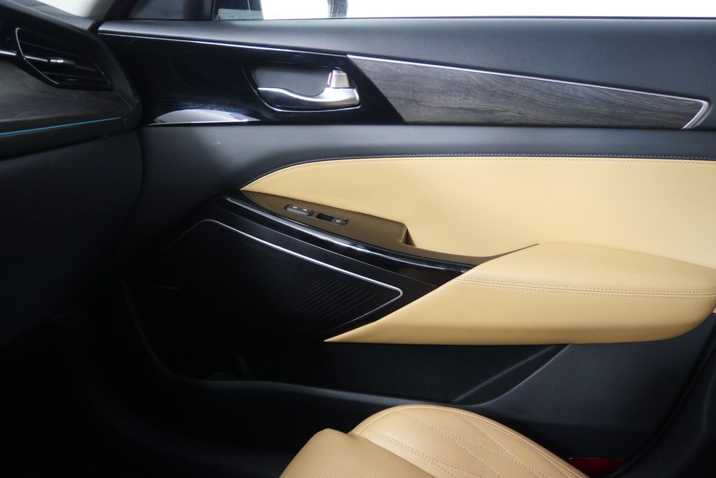 2020 Kia Cadenza Limited 26