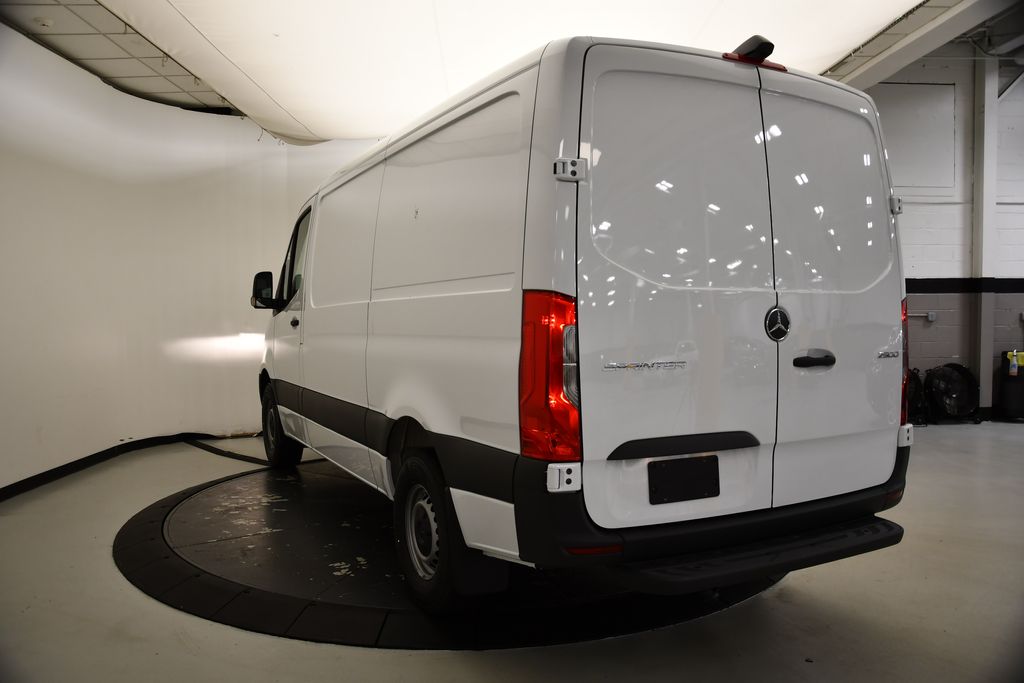 2025 Mercedes-Benz Sprinter 2500 8