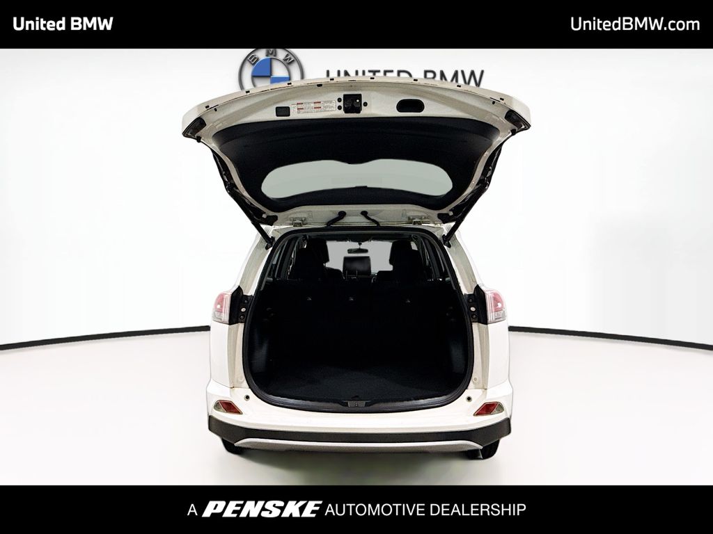 Thumbnail: 2016 Toyota RAV4 - 14