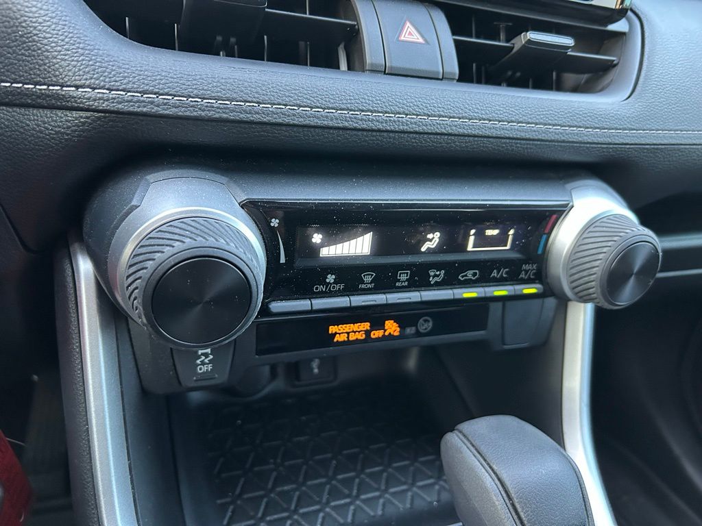 2022 Toyota RAV4 LE 25