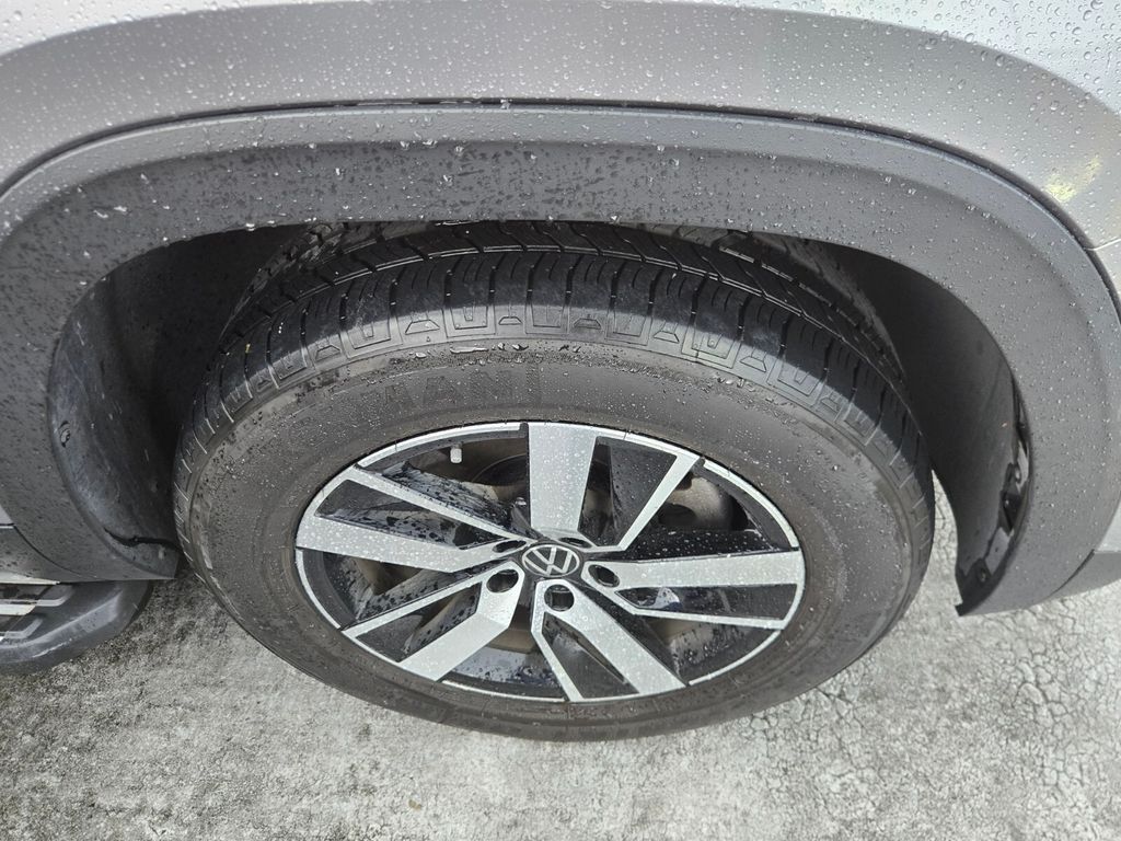 2022 Volkswagen Atlas - $18,700