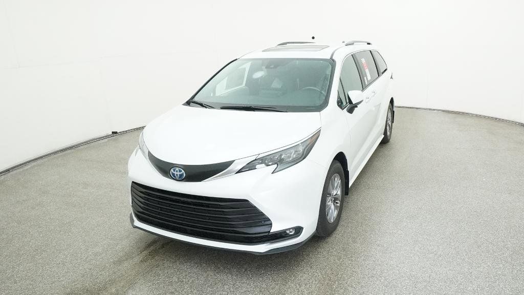 Thumbnail: 2025 Toyota Sienna - 11