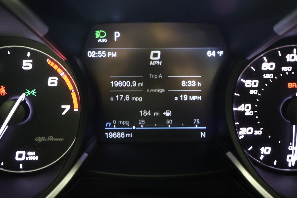 Thumbnail: 2022 Alfa Romeo Stelvio - 17