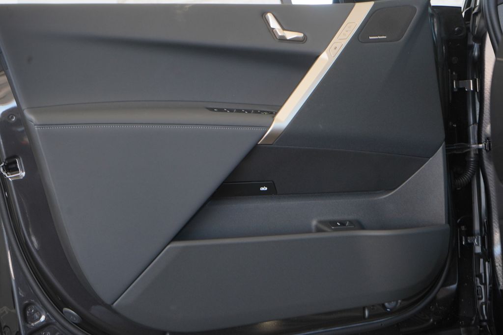 Thumbnail: 2026 BMW iX - 10