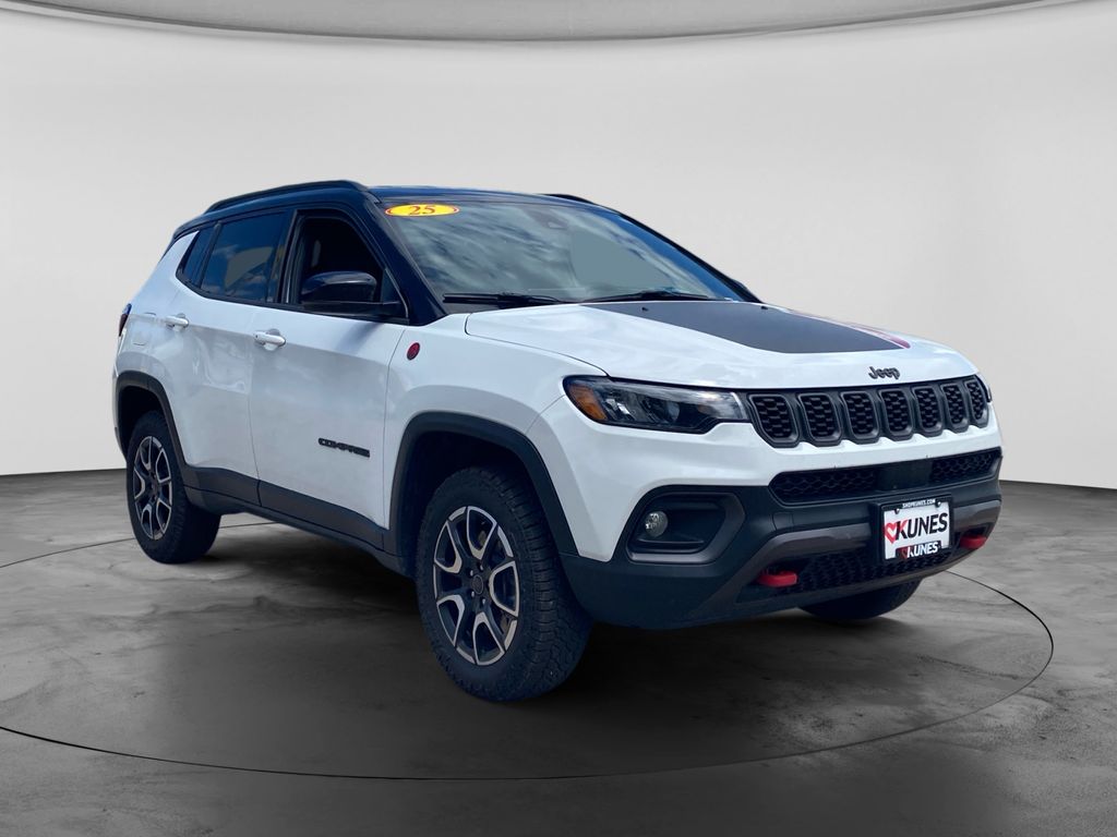  2025 Jeep Compass Trailhawk 4WD   