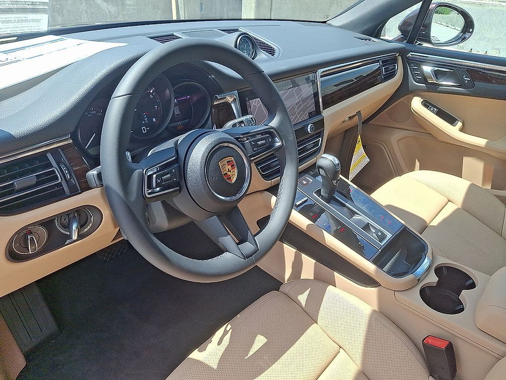 Thumbnail: 2025 Porsche Macan - 4