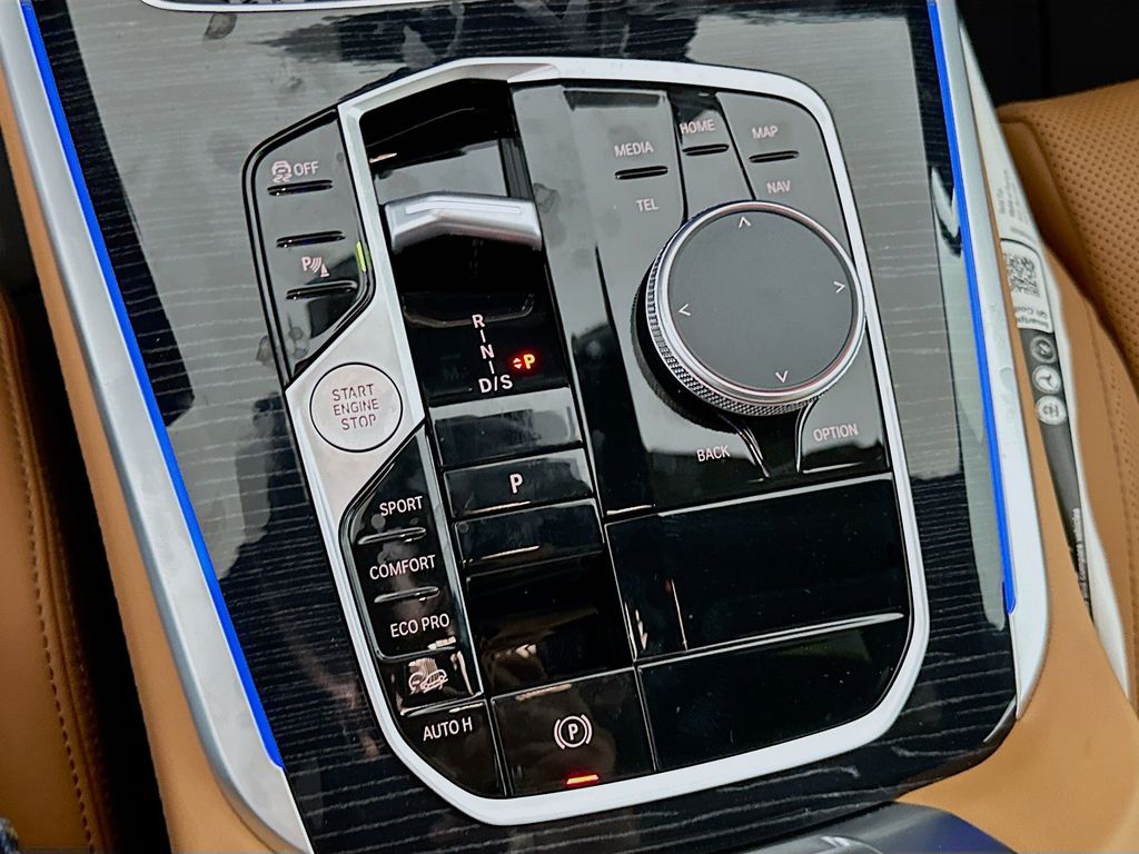 Thumbnail: 2026 BMW X5 - 15