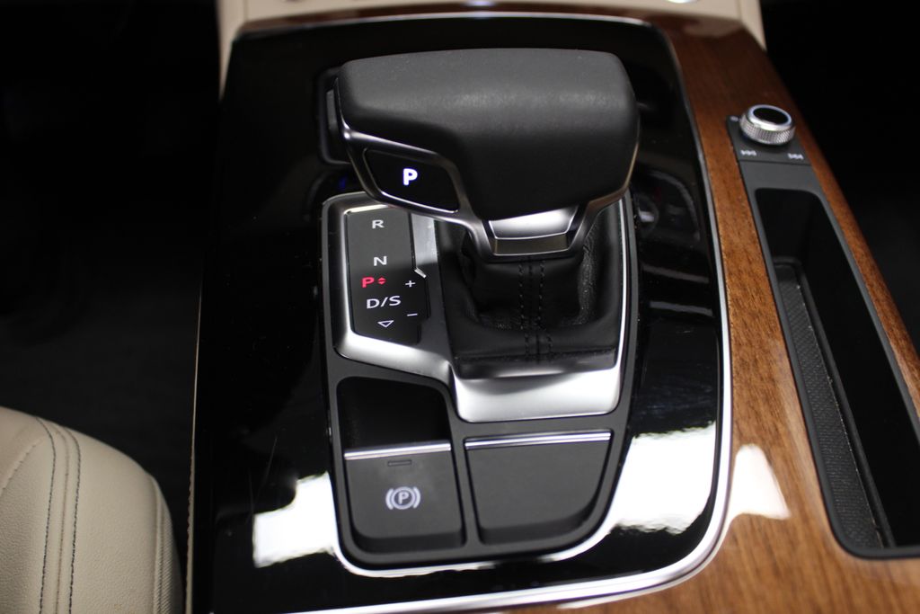 Thumbnail: 2023 Audi Q5 - 15