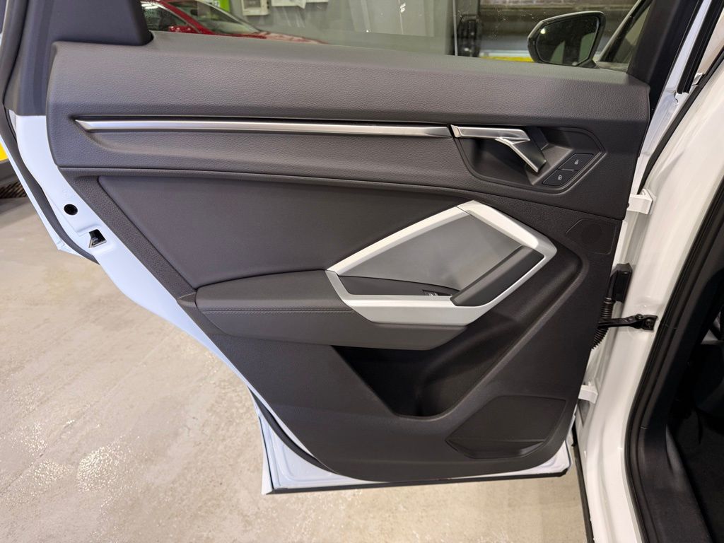 Thumbnail: 2022 Audi Q3 - 20