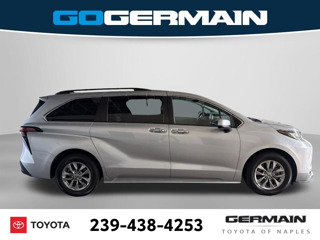Used 2022 Silver Toyota XLE image 10
