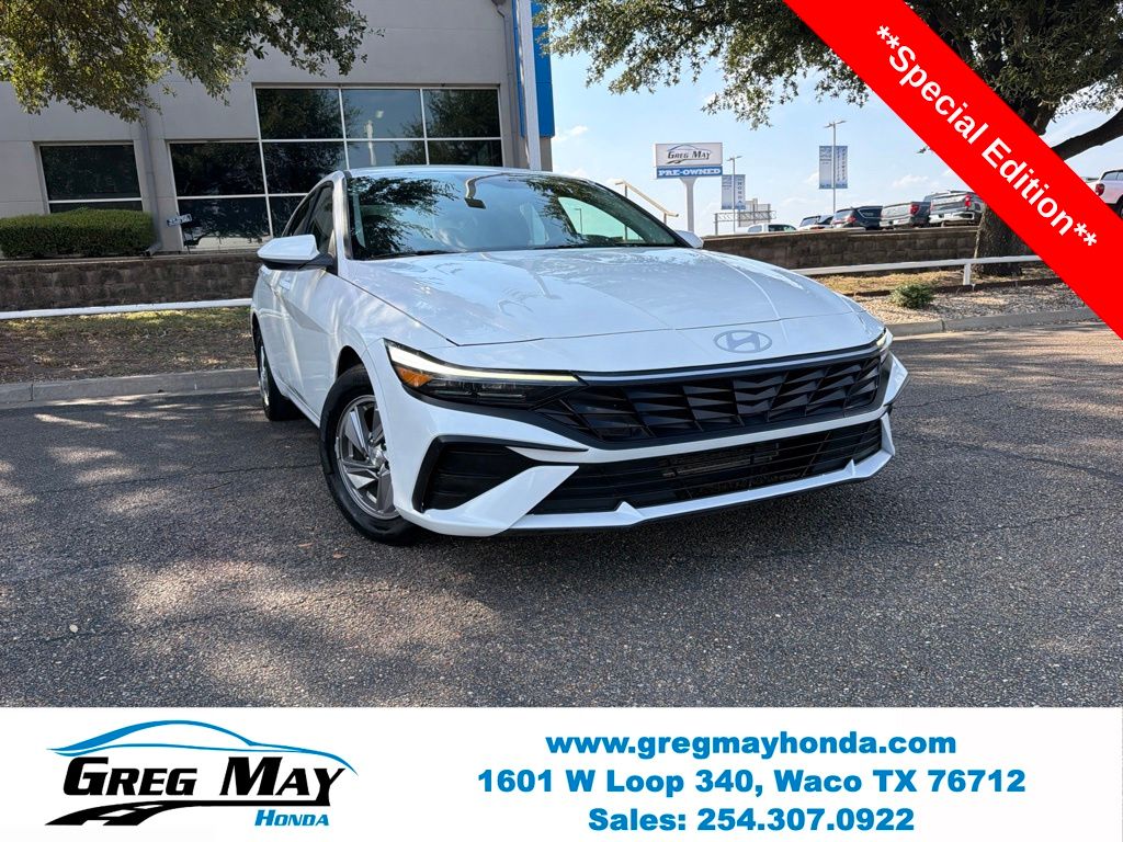 2025 Hyundai Elantra SE - 0