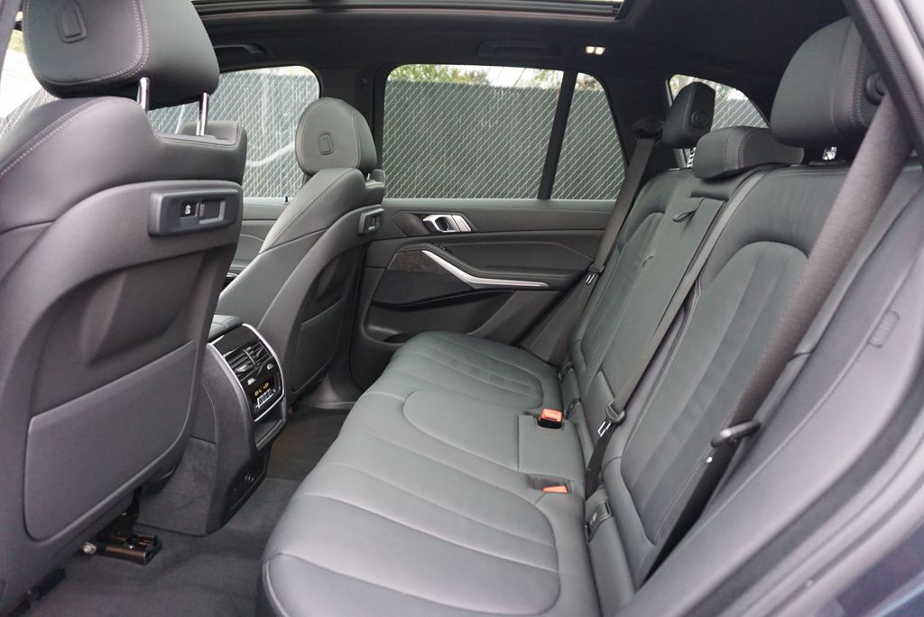 Thumbnail: 2022 BMW X5 - 13