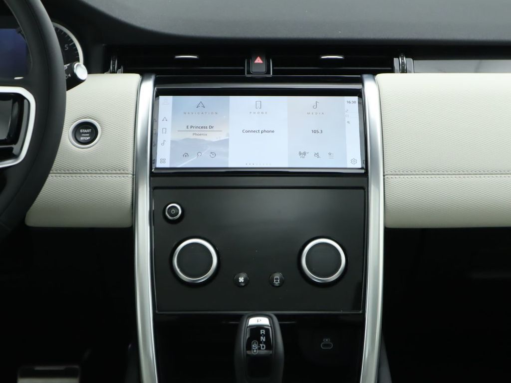 Thumbnail: 2023 Land Rover Discovery Sport - 14