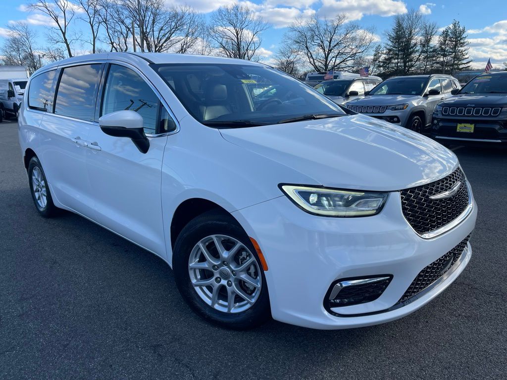 2023 Chrysler Pacifica Touring L FWD