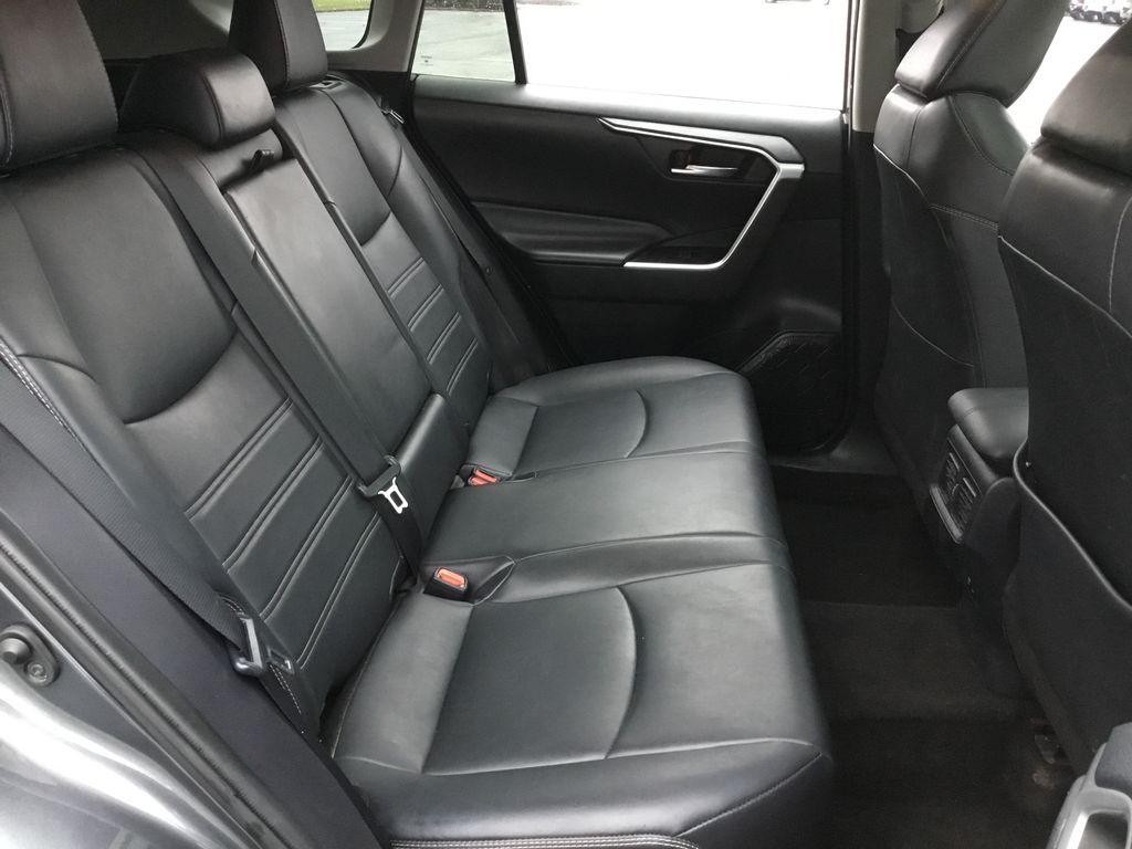 Thumbnail: 2020 Toyota RAV4 - 15