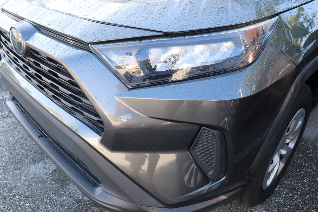 Thumbnail: 2021 Toyota RAV4 - 3