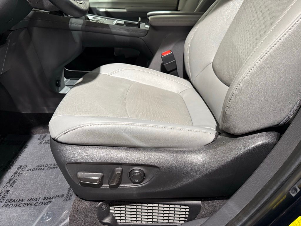 Thumbnail: 2024 Toyota Sienna - 14