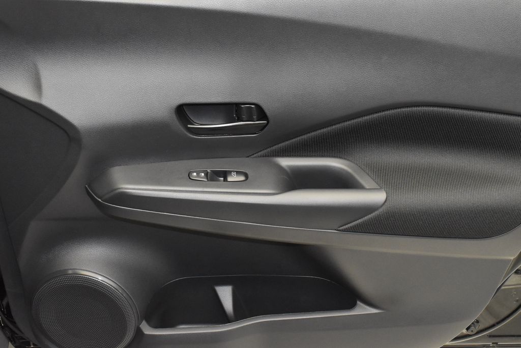 Thumbnail: 2025 Nissan Kicks - 23