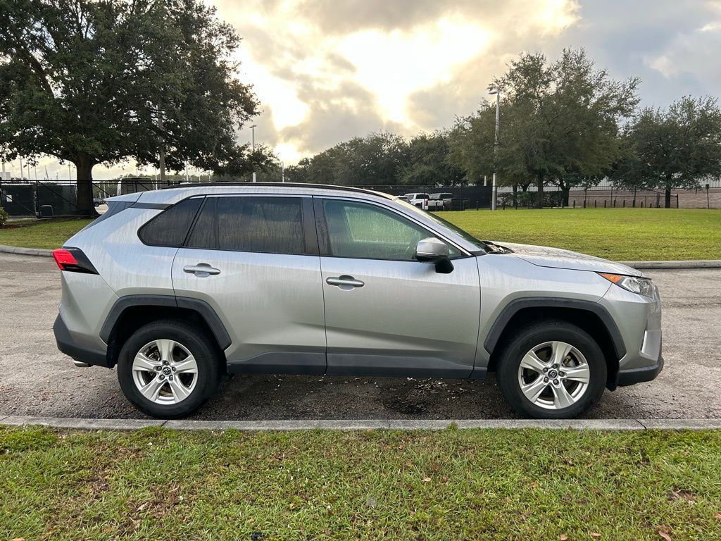 Thumbnail: 2021 Toyota RAV4 - 6