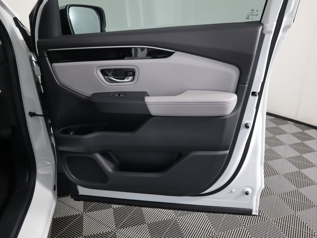 Thumbnail: 2025 Honda Pilot - 26