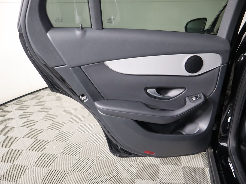2022 Mercedes-Benz GLC 300 26