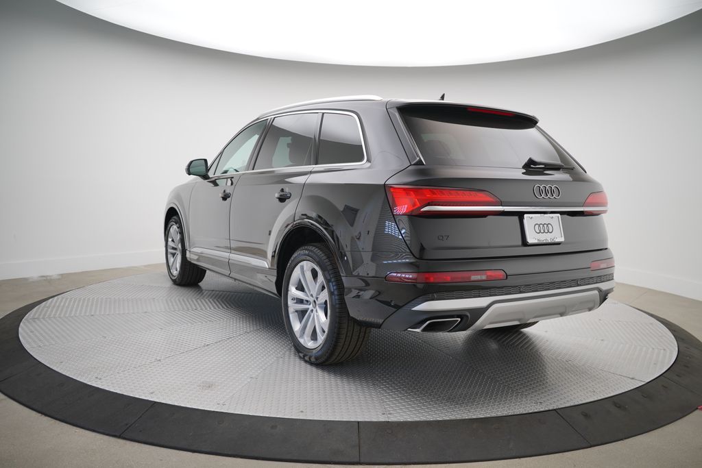 2025 Audi Q7  3