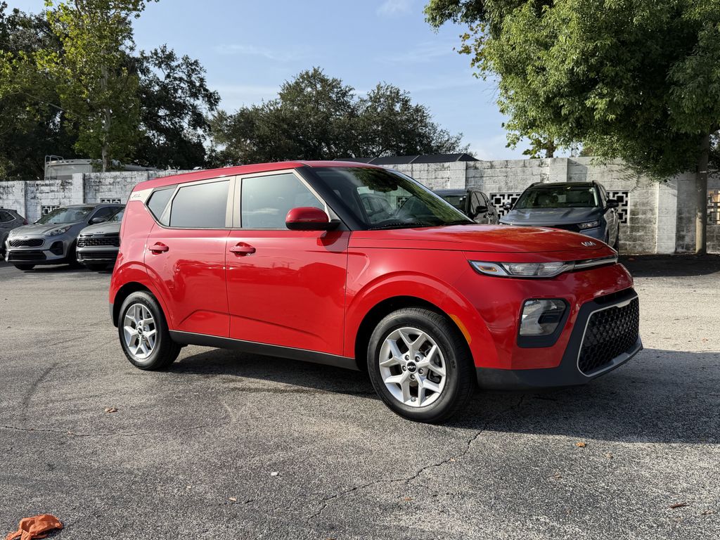 Inferno Red 2022 Kia Soul SUV / Crossover Front-Wheel Drive Continuously Variable Transmission