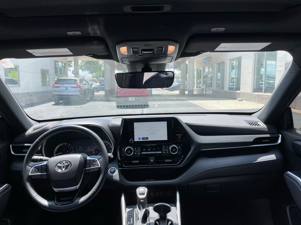 Thumbnail: 2023 Toyota Highlander - 5