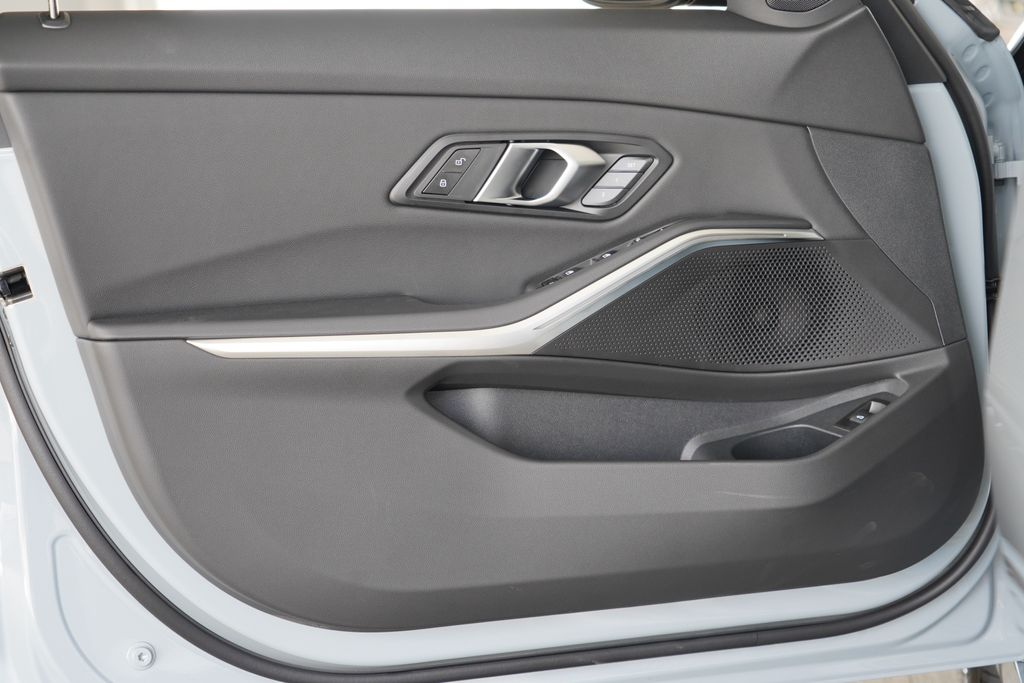 Thumbnail: 2026 BMW 3 Series - 9