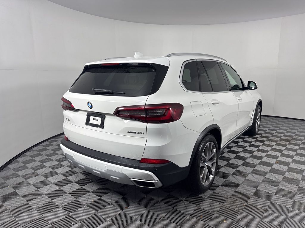 Thumbnail: 2021 BMW X5 - 5