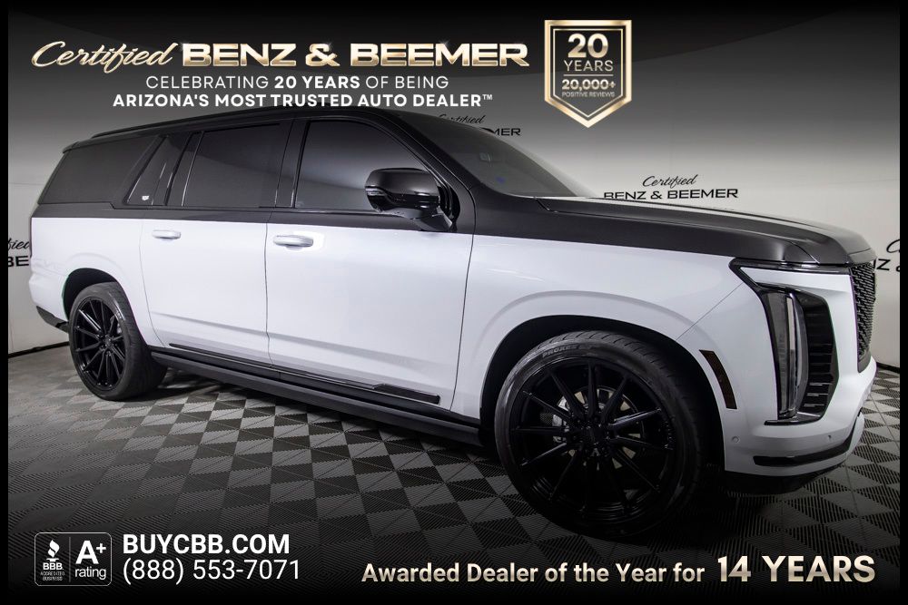 Vibrant White Tricoat 2026 Cadillac Escalade ESV SUV / Crossover Four-Wheel Drive 