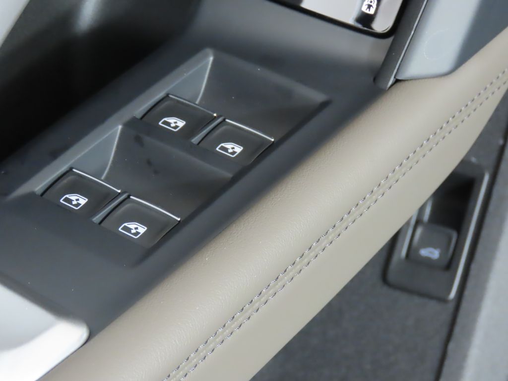 Thumbnail: 2025 Audi Q5 - 30