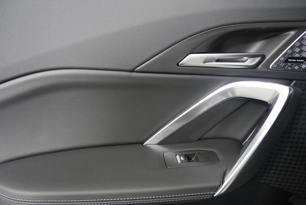 2025 BMW X1 xDrive28i 13