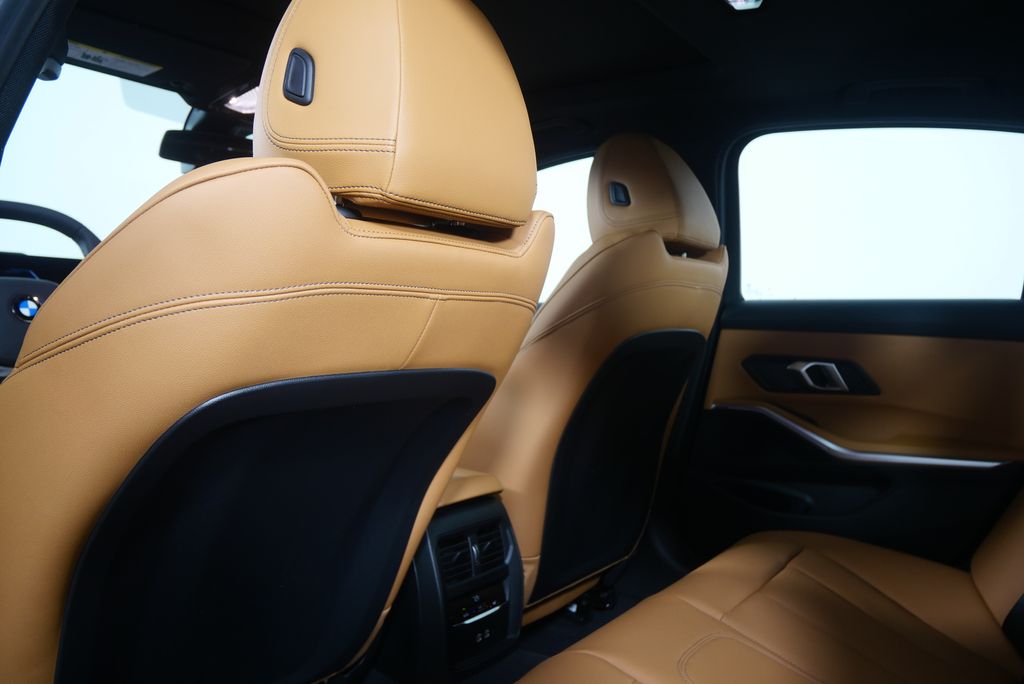 Thumbnail: 2026 BMW 3 Series - 16