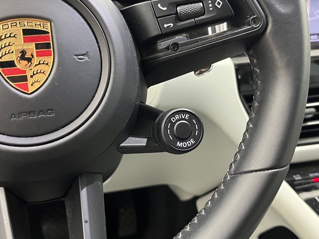Thumbnail: 2023 Porsche Macan - 15