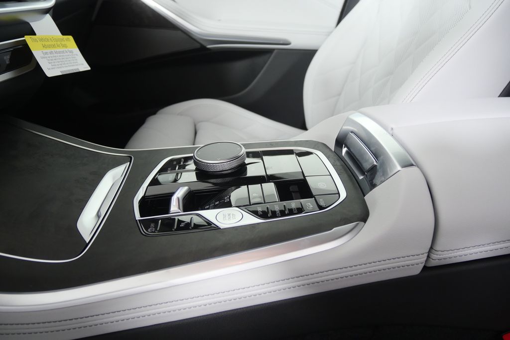 Thumbnail: 2026 BMW X5 - 20