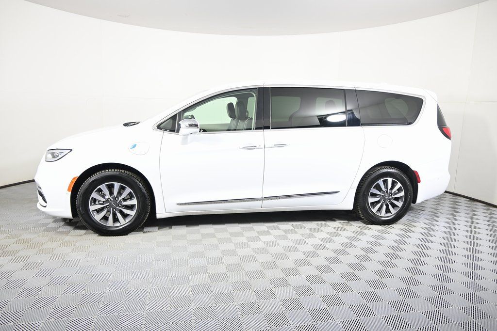 Used 2022 Chrysler Pacifica Hybrid Limited with VIN 2C4RC1S79NR143671 for sale in Forest Lake, Minnesota