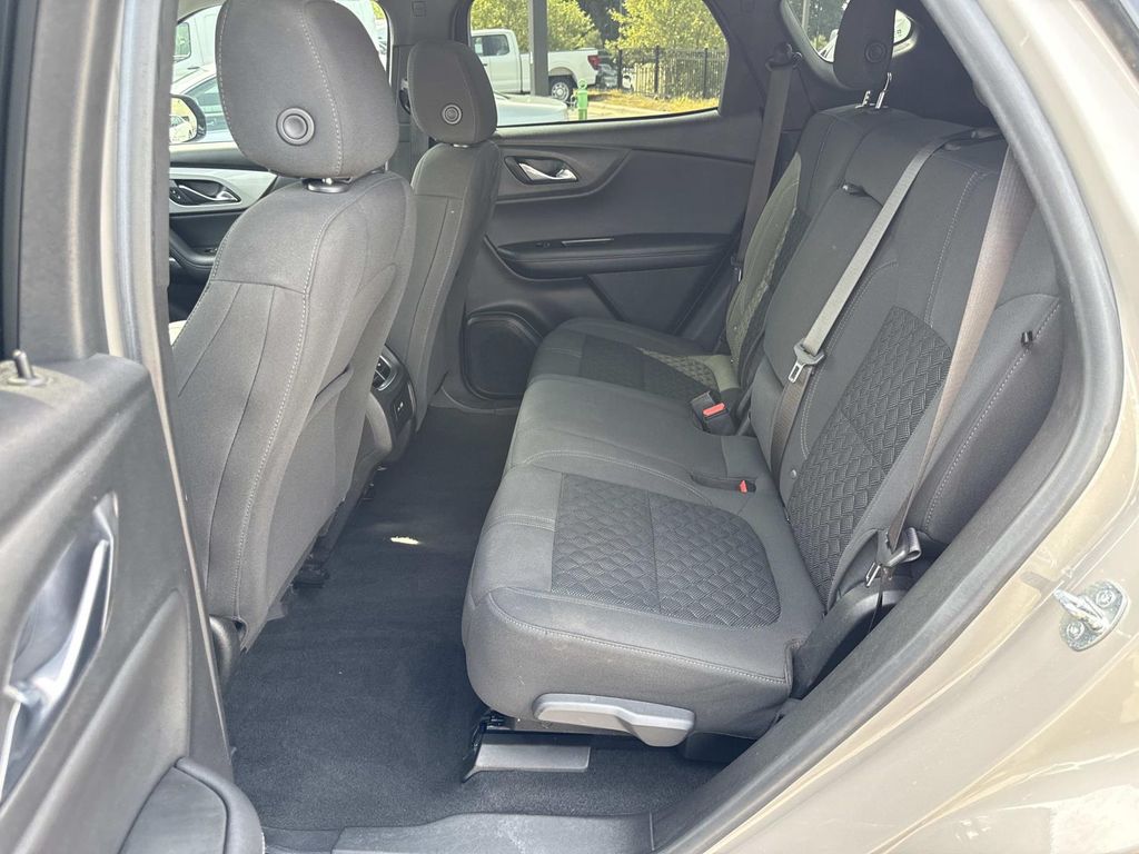 Used 2021 Gray Chevrolet LT image 23