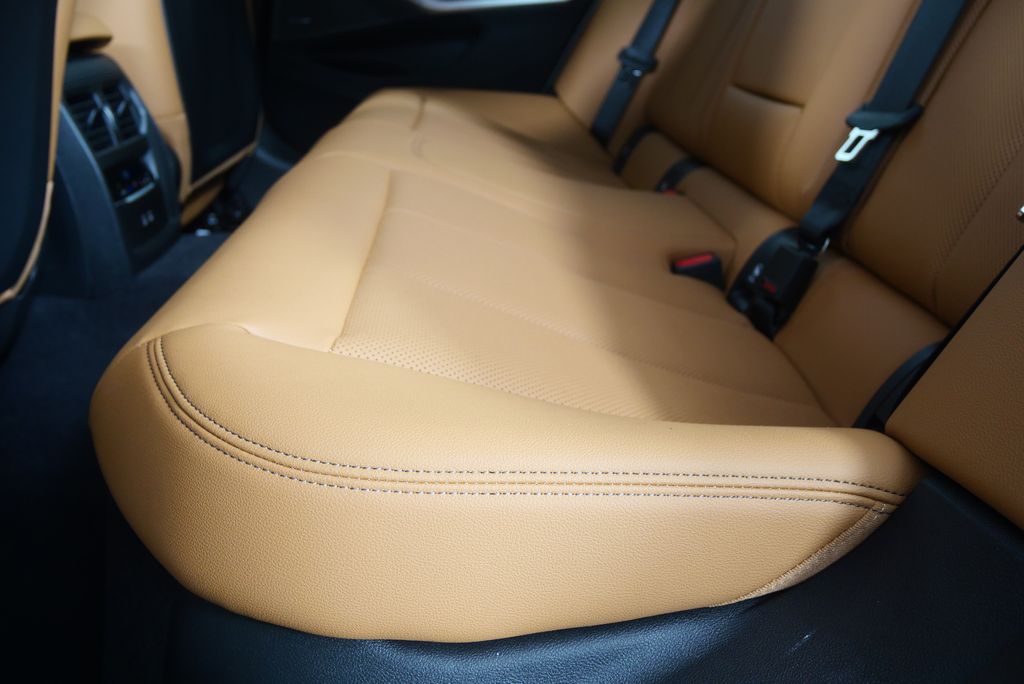 Thumbnail: 2026 BMW 3 Series - 16