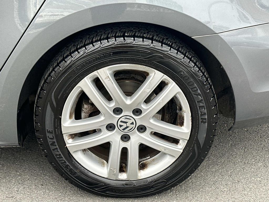 Thumbnail: 2018 Volkswagen Jetta - 15