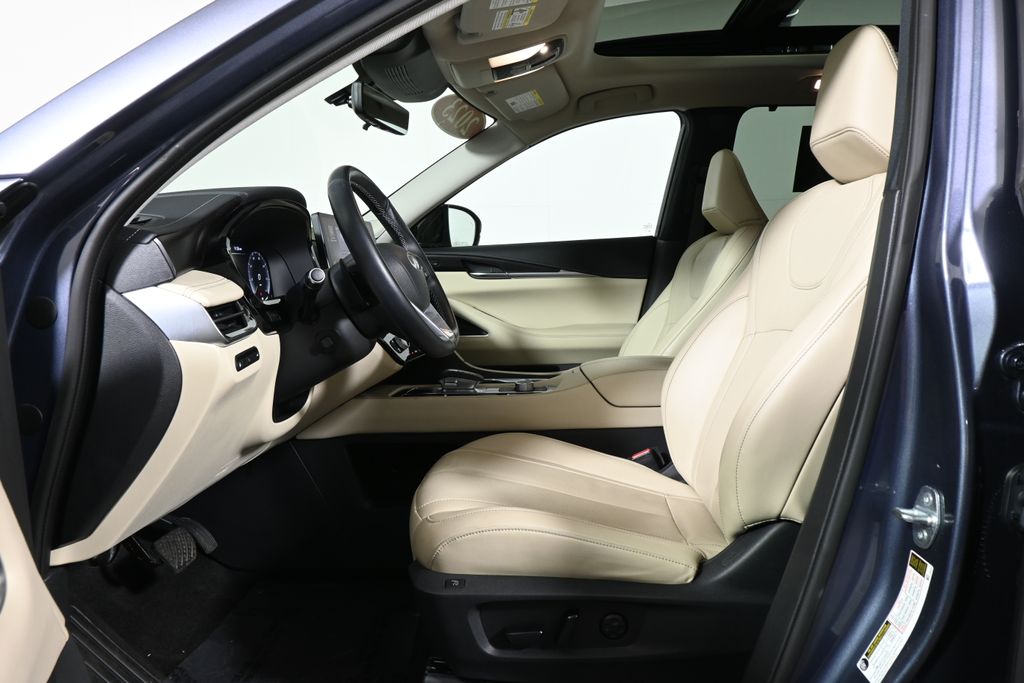Thumbnail: 2023 INFINITI QX60 - 3