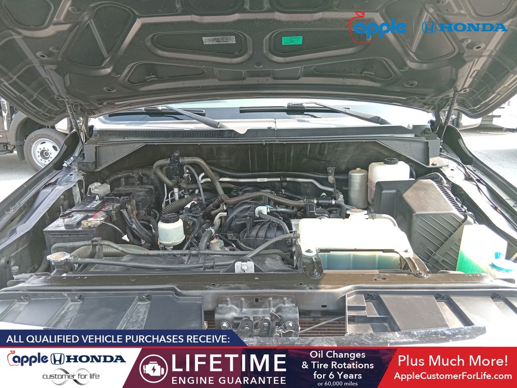 2018 Nissan NV Passenger NV3500 HD SL V8