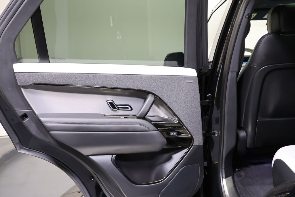 Thumbnail: 2023 Land Rover Range Rover Sport - 32
