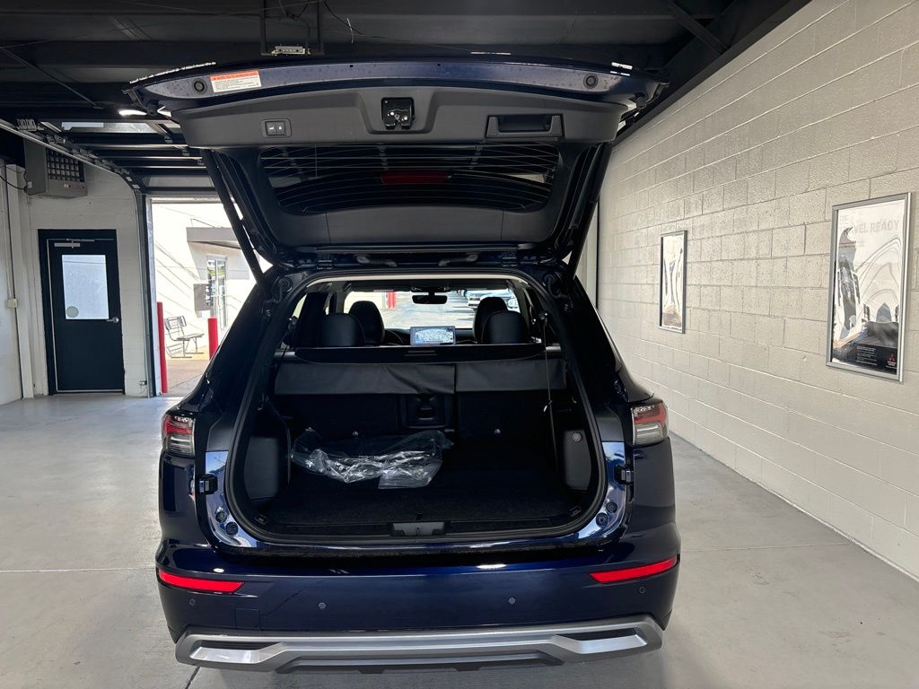 Used 2025 Mitsubishi Outlander SUV