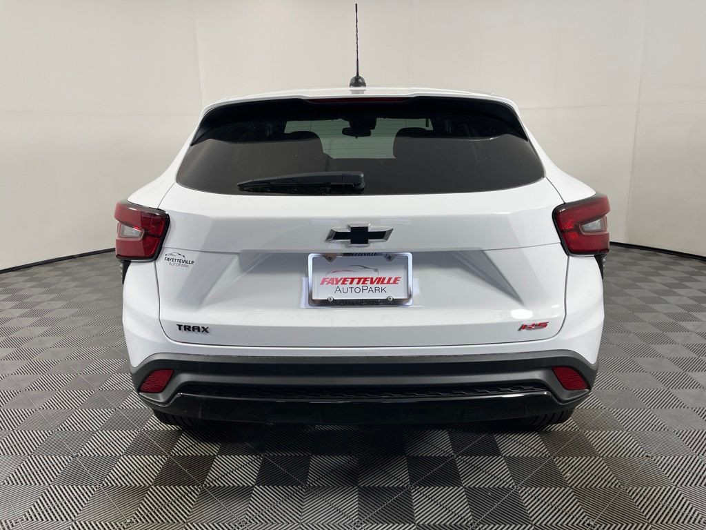 Thumbnail: 2026 Chevrolet Trax - 4