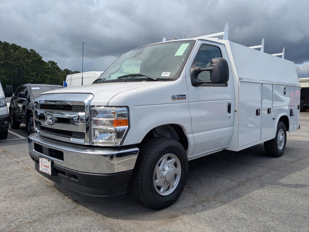 2026 Ford E-350 Cutaway 